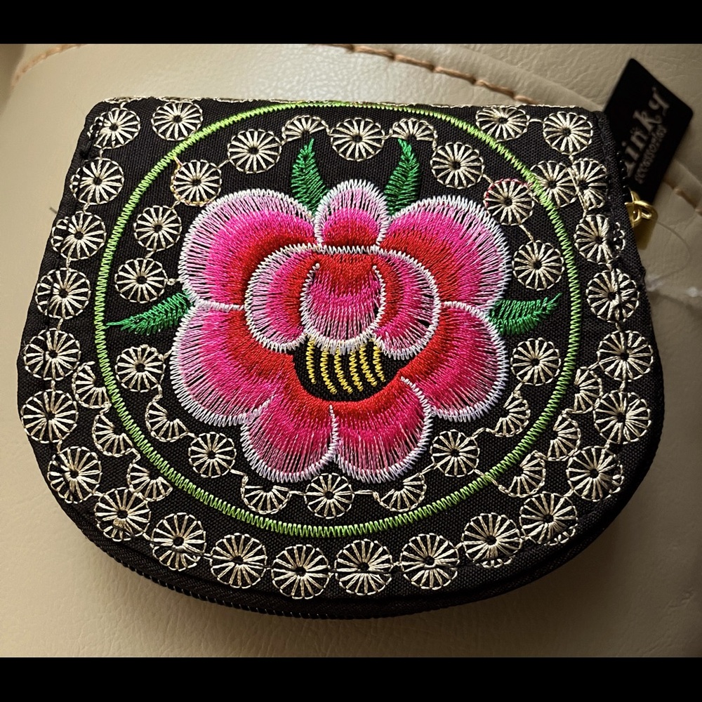 NWT- Mexican embroidery- floral wristlet